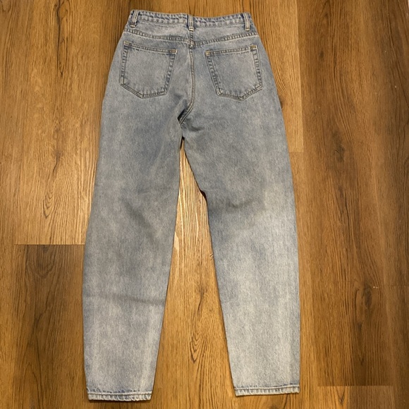 2 for $20! PrettyLittleThing Mom Jeans - Picture 6 of 8